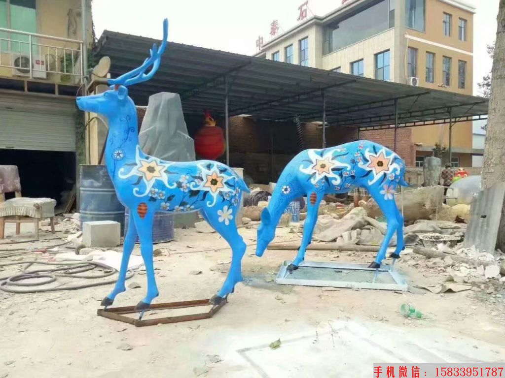 玻璃钢鹿雕塑,彩绘鹿雕塑,草坪鹿雕塑